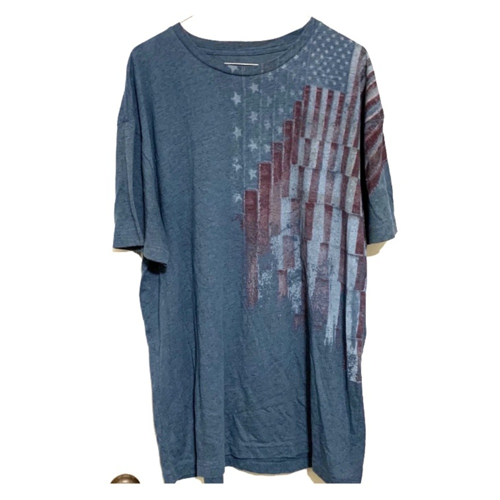 Distressed look American flag tee